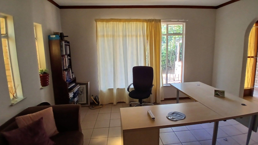 4 Bedroom Property for Sale in Pellissier Free State